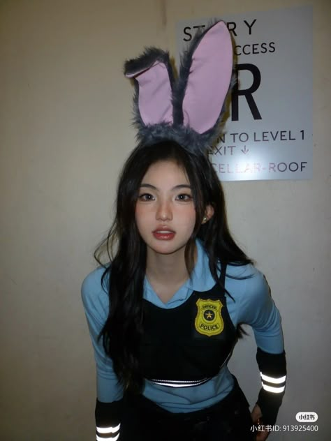 Characters To Cosplay With Black Hair, Cosplay Ideas Women Anime, Kpop Halloween Costumes, Game Character Costumes, Simple Halloween Outfits, Mundane Halloween, Halloween Costumes Anime, Anime Halloween Costume, Bunny Cosplay