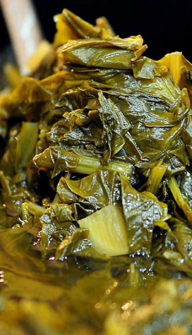 Slow Cooker Turnip Greens                                                                                                                                                                                 More Best Turnip Greens Recipe, Turnip Greens Recipe, Turnip Greens, Crockpot Dishes, Crock Pot Slow Cooker, Southern Cooking, Crock Pot Cooking, Greens Recipe, Veggie Dishes