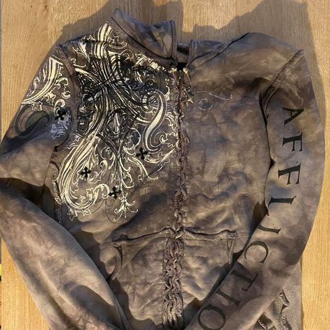 Early 2000s Outfits, Affliction Clothing, Y2k Shirts, Designer Clothing Brands, 2000s Outfits, Baggy Clothes, Metal Clothing, Street Style Outfits Men, T Dress