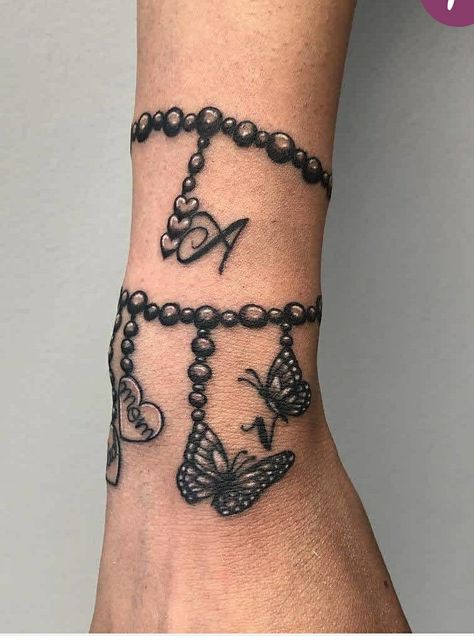 Bracelet Tattoos With Names, Bracelet Tattoos For Women, Garter Tattoos, Best Realism Tattoo, Couple Wrist Tattoos, Charm Bracelet Tattoo, Sleeve Wrist Tattoos, Idea For Tattoo, Small Rose Tattoos