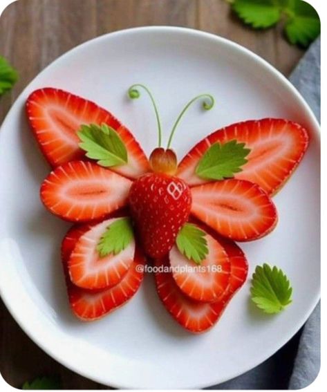 Fruit Decoration Ideas For Kids, Food Art Ideas, Fruits Recipes, Fruit Creations, Fruit Decoration, Fruit Platter Designs, Decorações Com Comidas, Food Art For Kids, Amazing Food Decoration