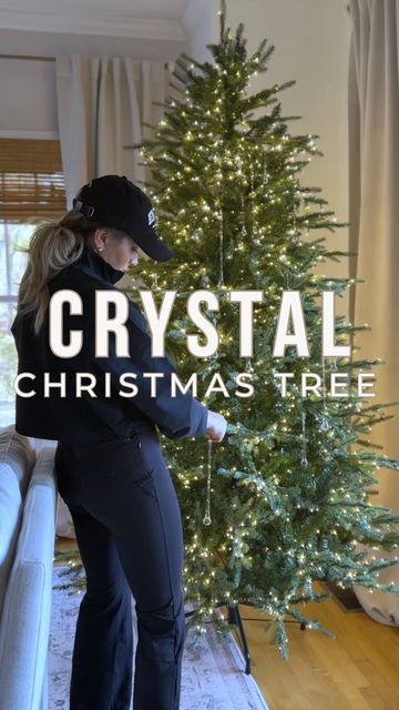 Dripping Crystal Christmas Tree, Christmas Tree With Chandelier Crystals, Crystals On Christmas Tree, Crystals Christmas Tree, Crystal Garland Christmas Tree, Christmas Tree With Crystals, Crystal Christmas Tree Decorations, Crystal Tree Diy, Pachelbel Canon In D