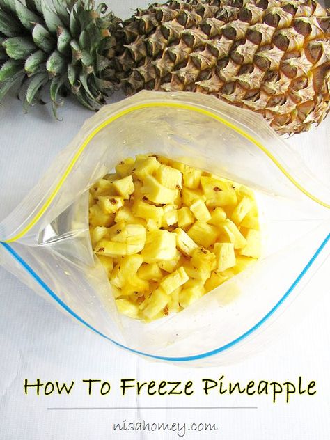 how to freeze pineapple 2 Summer Fruit Recipes, Chopped Pineapple, How To Make Smoothies, Pineapple Smoothie, Pineapple Upside, Start A Fire, Frozen Pineapple, Freezer Cooking, Fruit In Season