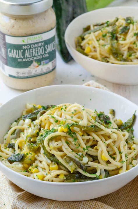 Corn and Roasted Poblano Pasta « Dora's Table Poblano Pasta, Poblano Recipes, Poblano Peppers Recipes, Roasted Poblano, Corn Pasta, Vegan Mexican Recipes, Pepper Pasta, Alfredo Sauce Recipe, Vegan Mexican