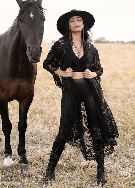 Black Western Outfit, Emo Cowgirl, Dark Bohemian, Witchy Outfits, Western Grunge, Boho Witch, Boho Goth, Witch Fashion, Western Outfits Women