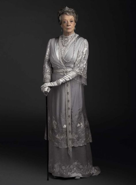 Queen Elizabeth Tiaras, Downtown Abbey Fashion, Violet Crawley, Downton Abbey Costumes, Downton Abbey Movie, Downton Abbey Dresses, Lady Violet, Dowager Countess, Downton Abbey Fashion