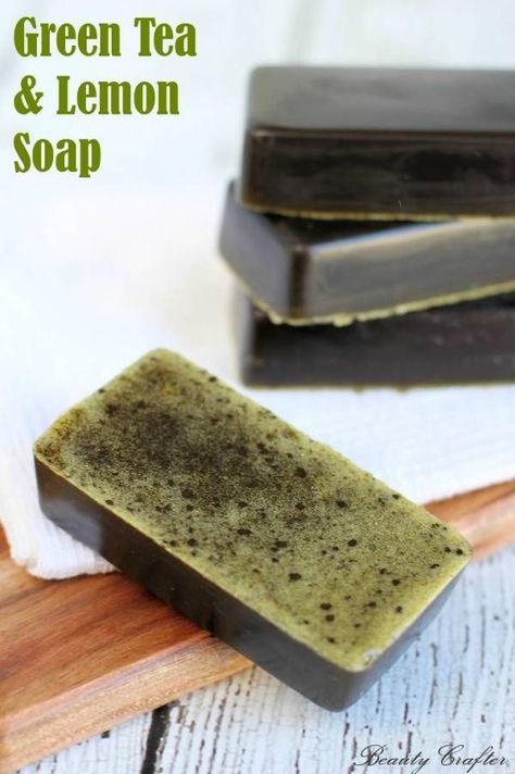 DIY Lemon & Green Tea Soap Lemon Green Tea, Green Tea Bath, Green Tea Soap, Savon Diy, Green Tea Lemon, Săpunuri Handmade, Tea Soap, Lemon Soap, Soap Making Recipes