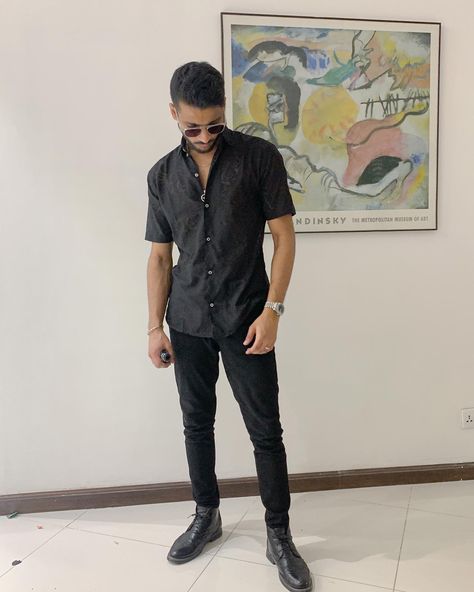 All black night party outfit_ blck boot black jeans and black half sleeves shirt. Mens Outfit Black, Black Shirt Outfit, Outfit Black Jeans, Party Outfits Night, Black Night, Half Sleeve Shirts, Blackest Night, Night Party, Party Night