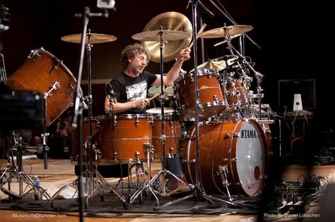 Simon Phillips Simon Phillips, How To Play Drums, Drummers, Drum Kits, Drum Set, Music History, Drum And Bass, Percussion, Drums