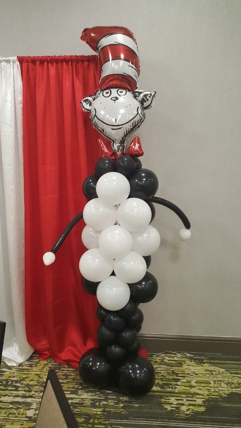 Cat In The Hat Hallway Decorations, Cat In The Hat Balloon Arch, Dr Suess Balloon Garland, Dr Seuss Balloon Decorations, Dr Seuss Balloons, Dr Seuss Backdrop, Dr Seuss Balloon Arch, Daycare Decorations, Character Balloons