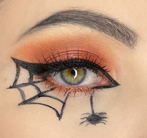 Spider Web Eyeliner Tutorial, Spider Web Eyeliner Easy, Spider Web Liner, Simple Halloween Eyeliner, Spider Witch Makeup, Spider Eyeliner, Halloween Eyeliner Ideas, Spider Web Eyeliner, Halloween Eyeliner Looks