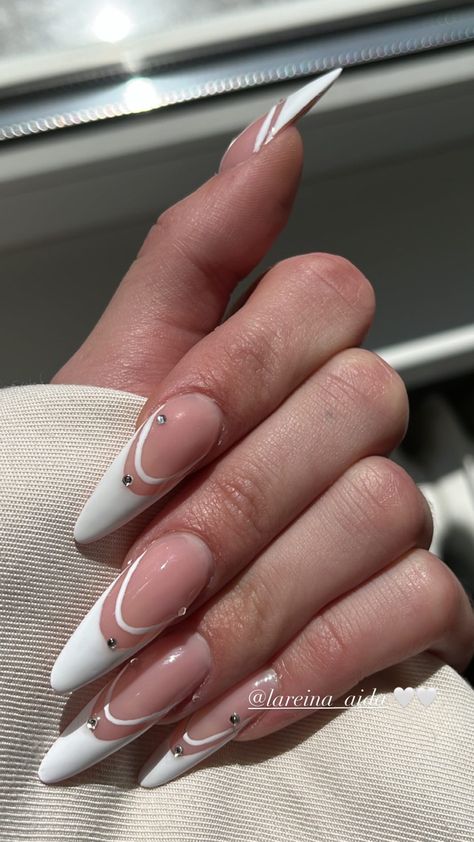 Gel X Nails Almond Winter, Almond French Nails Design, Pointed Nails Design, Long Almond Nail Ideas, Long Almond Acrylic Nails Designs, Long Almond French Tip Nails, Long Almond Acrylic Nails, Almond Long Nails, Elegant Almond Nails