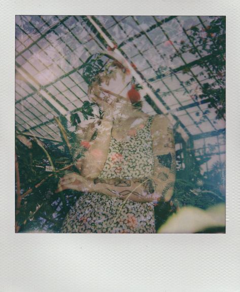 Double Exposed Film, Polaroid Double Exposure, Polaroid Pictures Photography, Polaroid Photoshoot, Instax Ideas, Instant Film Photography, Film Editorial, Winter Editorial, Polaroid 600 Film