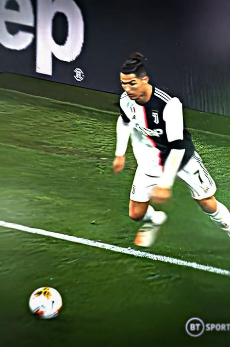 This video captures the most spectacular goals, jaw-dropping skills, and unforgettable moments from CR7's incredible career. Whether you're a lifelong fan or just discovering the magic of Ronaldo, this is a must-see! 🌟 Experience Cristiano Ronaldo's Greatness! ⚽✨ From record-breaking goals to unbelievable skills, witness the moments that made CR7 a football legend. Don’t miss out – watch now and be amazed! 🔥 #CristianoRonaldo #CR7 #FootballLegend #EpicGoals Ronaldo Cr7, Cristiano Ronaldo Cr7, Soccer Quotes, Soccer Skills, Nike Soccer, Football Soccer, Cristiano Ronaldo, Ronaldo, Soccer