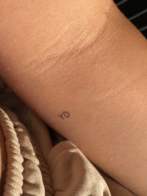 Tattoo With Letters, Tattoo Initials, Letters Tattoo, Minimal Tattoo Ideas, Black Line Tattoo, Ring Tattoo, Initial Tattoo, Ring Tattoos, Hand Lettering Alphabet