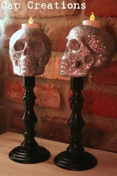 40 Best DIY Dollar Store Halloween Decoration Ideas Moldes Halloween, Creative Halloween Decorations, Dollar Store Halloween Decorations, Diy Skulls, Table Halloween, Hallowen Ideas, Dollar Tree Halloween, Dollar Store Halloween, Adornos Halloween