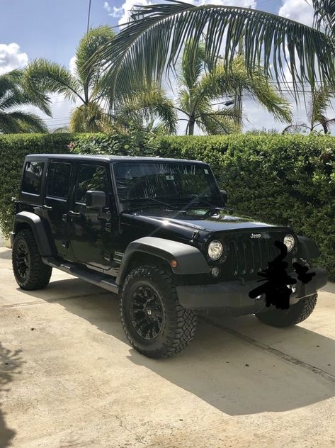 Jeep Wrangler Black Aesthetic, Black Jeep Wrangler Sahara, Black Jeep Wrangler Aesthetic, Black Rubicon, High School Junior Year, All Black Jeep, Grey Jeep, Dream Car Jeep, Types Of Jeeps