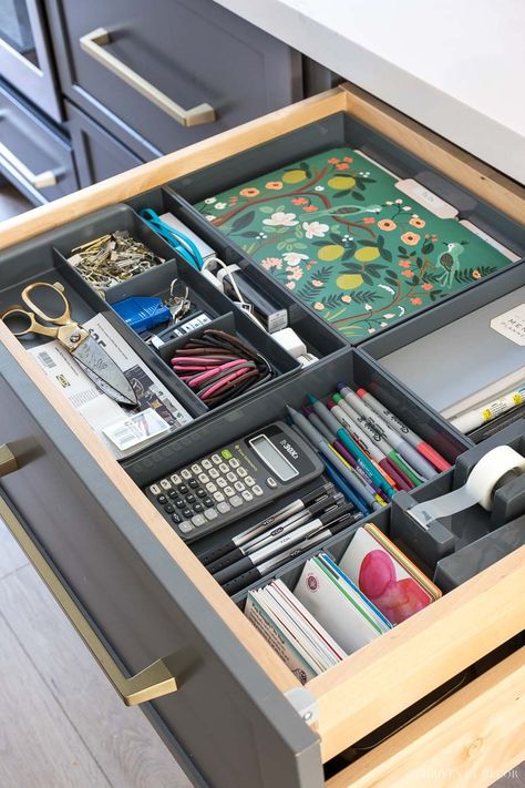 Desk Drawer Organisation, Command Center Organization, Kitchen Command Center, Penyimpanan Makeup, Command Center Kitchen, Center Organization, Driven By Decor, Hidden Kitchen, Drawer Organization