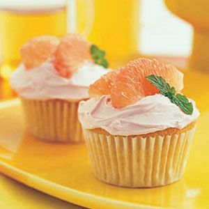 Sweet and citrusy, these cupcakes are a wonderful springtime treat. Grapefruit Cupcakes, Summer Cupcakes, Easy Cupcake Recipes, How To Make Frosting, Cupcakes With Cream Cheese Frosting, Cupcake Flavors, Easy Cupcakes, Wedding Dessert, Cheese Frosting