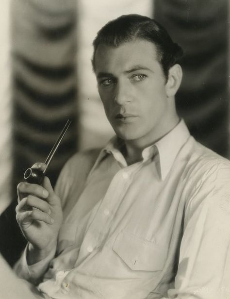 Gary Cooper Garry Cooper, Photo Star, Gary Cooper, Hollywood Men, I Love Cinema, Hooray For Hollywood, Classic Movie Stars, Old Hollywood Stars, Jesse James