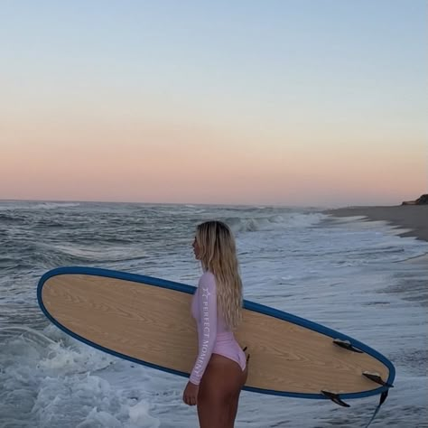 Sarah Cameron Aesthetic, Cameron Aesthetic, Paige Lorenze, Surfing Aesthetic, Surf Aesthetic, Sarah Cameron, Surf Vibes, Surfing Pictures, Cali Girl