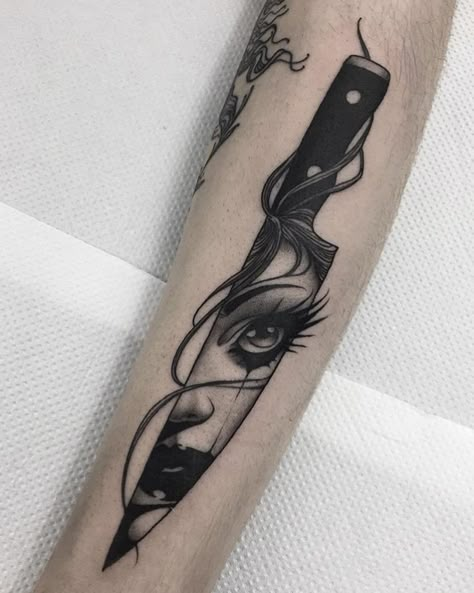 Pretty Knife, Knife Tattoos, Gotik Tattoo, Tatuagem Masculina Pequena, Guys Tattoos, Knife Tattoo, Women Tattoos, Chicano Tattoos, Wrist Tattoos For Guys