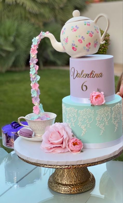 Teapot cake for birthday little girl Tea Party Themed Birthday Cake, Tea Party Cakes Birthday, Teatime Birthday Party, Yea Party Cake Ideas, Partea Birthday Cake, Tea Party 3rd Birthday Cake, Tea Party Bday Cake, Yea Party Birthday Cake, Tea For Two Birthday Party Cake