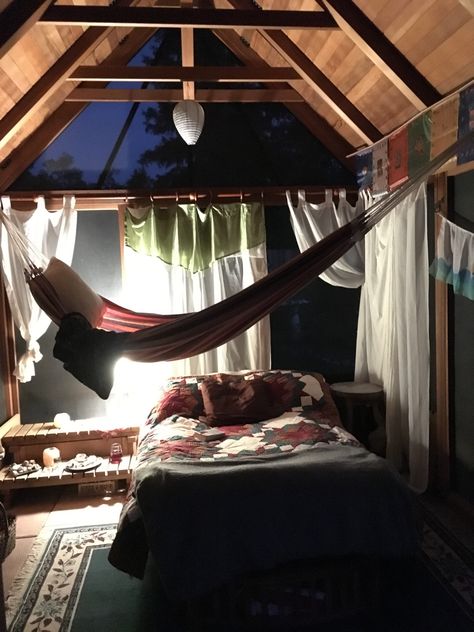 Indoor Hammock Bed, Hammock In Bedroom, Calm Room, Hangout Room, Rainbow House, Indoor Hammock, Hammock Bed, Clean Bedroom, Grunge Room