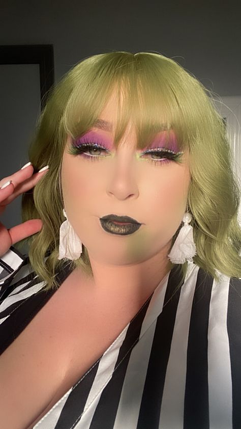 Beetlejuice Inspired Makeup Simple, Beetlejuice Makeup Simple, Beetlejuice Costume Female Makeup, Simple Beetlejuice Makeup, Easy Beetlejuice Makeup, Beetle Juice Makeup Female, Beetlejuice Inspired Makeup, Female Beetlejuice Makeup, Beetlejuice Makeup Glam