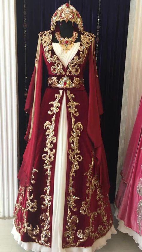 Turkish Wedding Dress, Gaun Abad Pertengahan, Turkish Dress, Red And White Dress, Fantasy Dresses, Applique Wedding Dress, Fantasy Gowns, Medieval Dress, Medieval Fashion