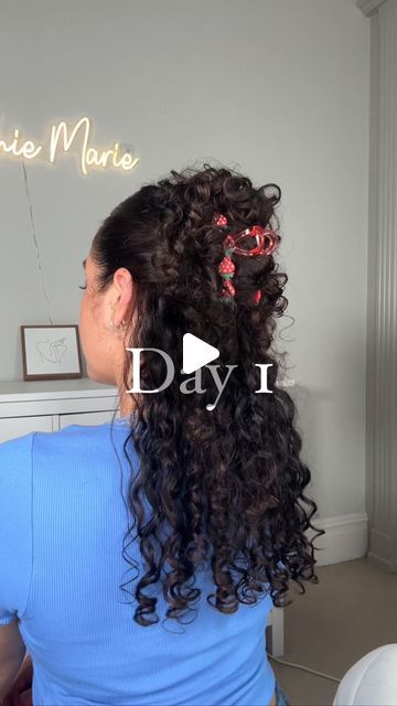 Curly Hairstyles Second Day, Hairstyle For Wet Curly Hair, Wet Hair Hairstyles Easy, 30 Days Of Hairstyles, Wet Curly Hairstyles, Off My Face, 2nd Day Hair, Half Updo, Quick Hairstyles