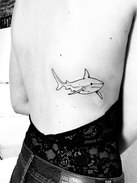 Shark Hip Tattoo, Simple Shark Tattoo, Small Shark Tattoo, Aquatic Tattoo, Side Finger Tattoos, Pen Tattoo, Shark Tattoo, Small Pretty Tattoos, Shark Tattoos