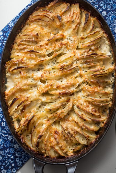 Cheesy Hasselback Potatoes, Leftover Potatoes, Sides Recipes, Hasselback Potatoes, Gratin Dish, Potato Gratin, Cheese Potatoes, Cheese Topping, Crispy Potatoes