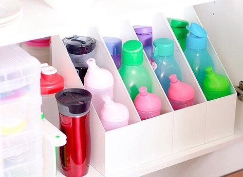 💧STORAGE HACK💧 Using a magazine holder to store your drink bottles will stop them from falling over and keep them organised in your… Organize Kitchen Sink, Organised Housewife, Kitchen Sink Cabinet, Clean Kitchen Sink, Organized Kitchen, Inside Cabinets, Kitchen Organisation, Kitchen Hacks Organization, Kitchen Cabinet Organization