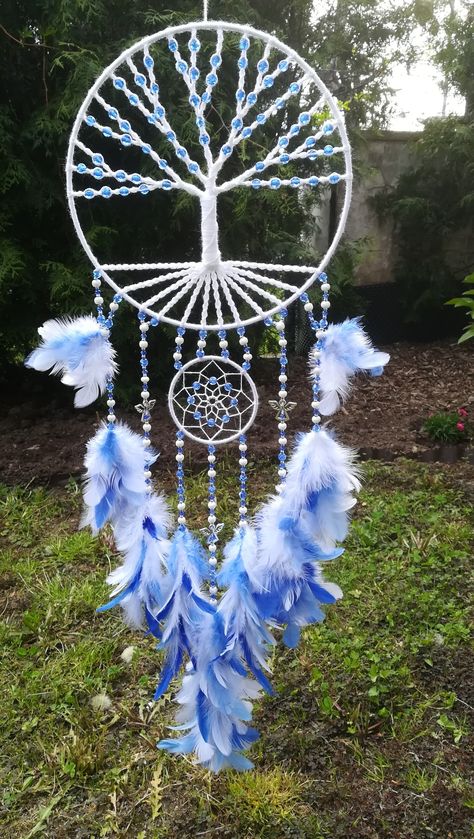 Diy Dream Catcher With Crystals, Cool Dream Catchers, Diy Dream Catcher Ideas, Dream Catchers How To Make A, How To Make A Dreamcatcher, How To Make Dream Catchers, Dreamcatcher Diy Tutorial, Lamp Decoration Ideas, Make Your Own Dream Catcher