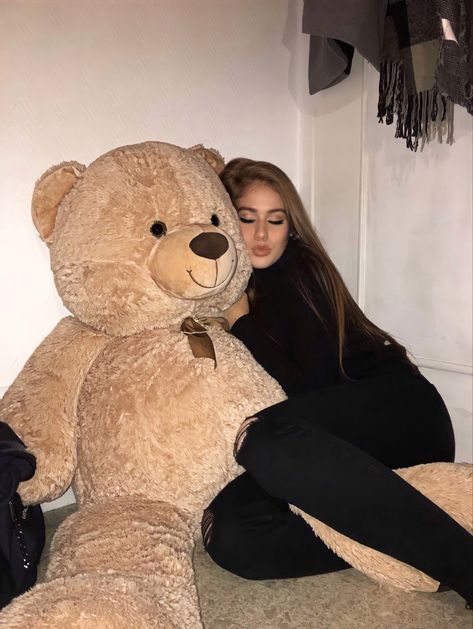 Bear Instagram, Elegant Wrap Dress, Friendship Photography, Teddy Girl, Big Teddy Bear, Teddy Bear Images, Teddy Bear Girl, Best Friend Photoshoot, Fancy Jewellery