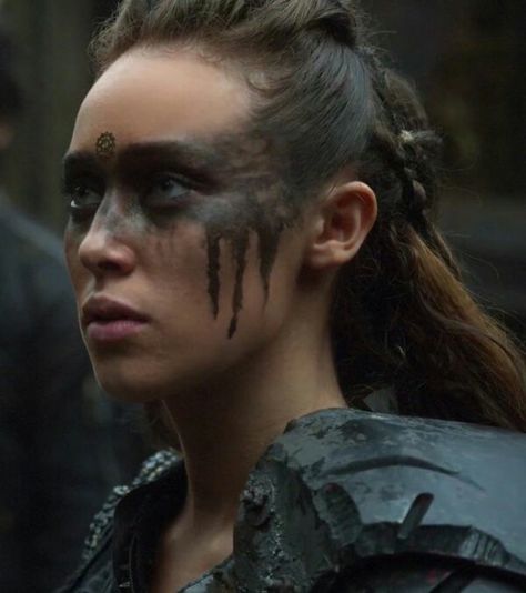 Alycia Debnam-Carey as Lexa on The 100 Warrior Makeup, Viking Makeup, Commander Lexa, The 100 Characters, Lexa Y Clarke, Alycia Jasmin Debnam Carey, Lexa The 100, The 100 Clexa, Hog Hunting