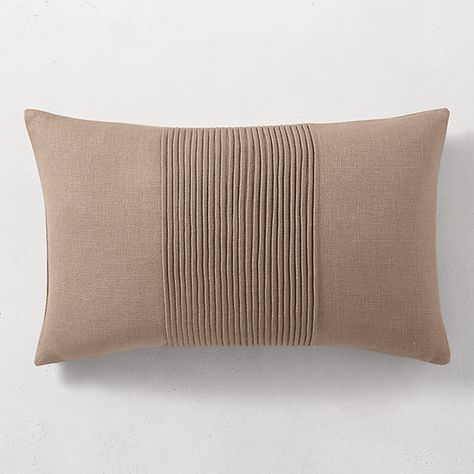 Kelly Hoppen Interiors, Estilo Japandi, Beach House Rug, Kelly Hoppen, Pretty Pillow, Modern Shop, Quilted Pillow, Linen Shop, Modern Ceiling Light