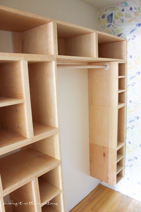 This brilliant DIY custom closet organizer is not only easy to build, but makes creating your own custom closet configuration both simple and affordable! Closet Plans Diy How To Build, Modular Closet System Diy, Build Closet Organizer, Closet Configuration, Closet Organizer Plans, Wood Closet Shelves, Diy Closet System, Diy Closet Shelves, Wood Closet Organizers