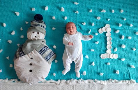 Winter Baby Monthly Photoshoot, Winter Baby Shoot Ideas, Winter Photoshoot Ideas For Baby, Baby Winter Photoshoot Ideas, Winter Baby Photoshoot Ideas At Home, Winter Newborn Photoshoot, Baby Winter Photoshoot, Baby 2 Months Photography, Winter Theme Baby Photoshoot