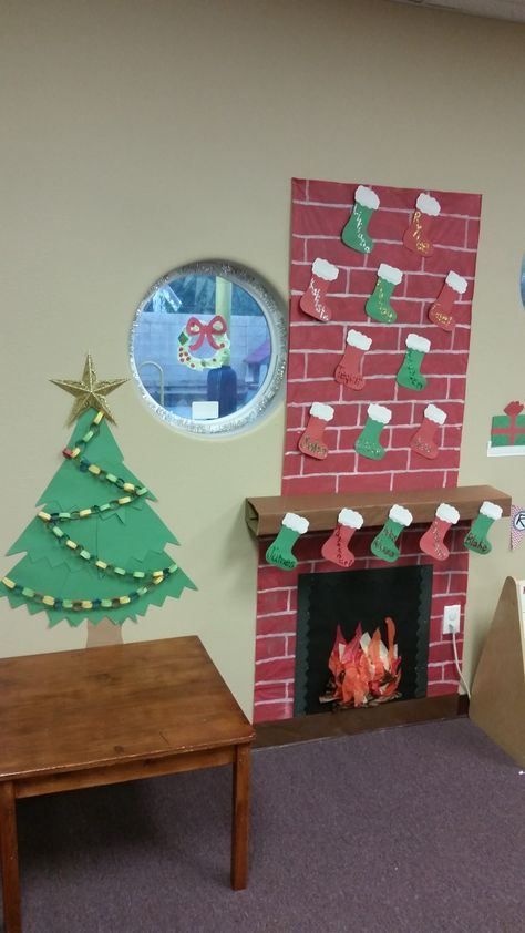 Classroom Decor Middle, Classroom Christmas Decorations, Christmas Door Decorating Contest, Door Decorating Contest, Christmas Kindergarten, Candy Land Christmas Tree, Classroom Decor Themes, Christmas Float Ideas, Door Decorations Classroom