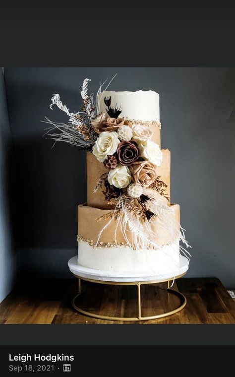 Boho Vintage Wedding Cake, Brown Wedding Cake Ideas, White And Brown Cake Design, Shades Of Brown Wedding Cake, Boho Themed Wedding Cake, Neutral Wedding Cakes, Taupe Wedding Cake, Wedding Cake Brown, Boho Wedding Cake Ideas