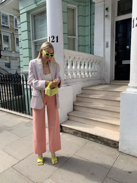 Peach Pants Outfit, Peach Pants, Off White Blazer, Leonie Hanne, Loafers Outfit, London Trip, Blogger Inspiration, Color Inspo, So Nice