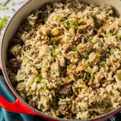 Easy Dirty Rice - The Salty Marshmallow Dirty Rice Recipe With Ground Beef, Dirty Rice With Ground Beef, Rice With Ground Beef, Dirty Rice Recipe Easy, Alabama Food, Oven Rice, Creole Dishes, Casserole Meals, Casserole Crockpot