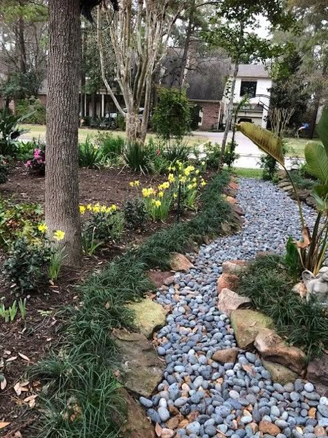 Dry River Bed Landscape Yard Ideas, Dry Stream Bed Landscaping, Dry Creek Bed For Drainage, Dry Creek Bed With Bridge, River Bed Landscaping Ideas, Dry Creek Bed Landscape, Narrow Dry Creek Bed, Making A Dry Creek Bed, Dry River Bed Landscaping