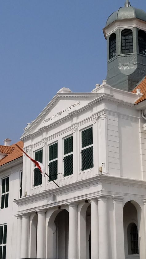 Kota tua jakarta Museum Fatahillah, Tua Aesthetic, Museum Jakarta, Place Aesthetic, Kota Tua, Pinterest Journal, Dutch Colonial, Colonial Architecture, Famous Places