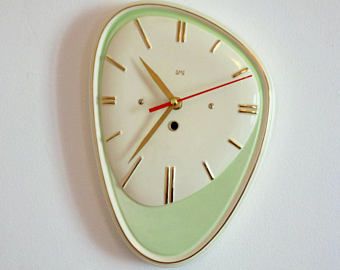 French 1950-60s Atomic Age LARGE SMI Green Wall Clock - Big Oblong Funky Shape -  Ceramic Wall Clock - Great Working Condition - RARE Design 60s Ceramics, 50s Design, Clock Collection, Mid Century Clock, Retro Room, Colorwork Knitting, Deco Retro, Space Interiors, Atomic Age