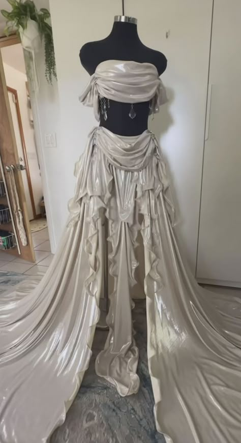 Ethereal Dress Goddesses, Greek Mythology Outfits, Goddess Outfit, Fairy Tale Wedding Dress, Ball Gowns Evening, Dresses Simple, Fairytale Dress, Mode Design, Fantasy Dress