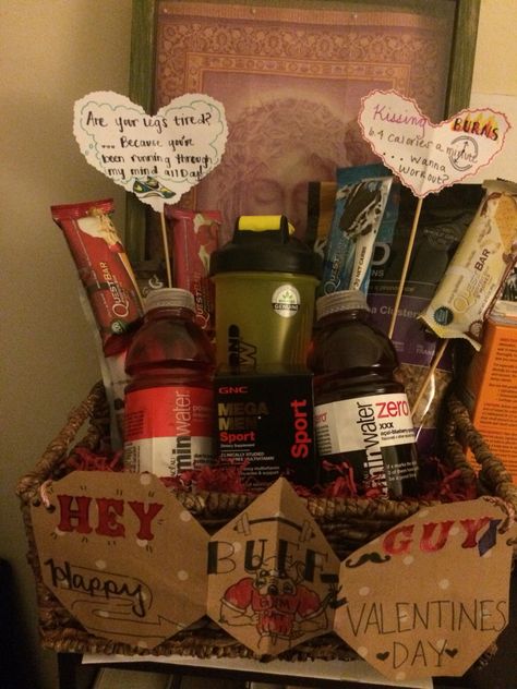 Valentine's Day basket for your "gym rat" boyfriend. Gym Rat Boyfriend, Diy Valentine's Gift Baskets, Coffee Lover Gifts Basket, Valentines Day Baskets, Gym Rats, Gift Baskets For Him, Date Night Gifts, Valentine Gift Baskets, Boyfriend Gift Basket