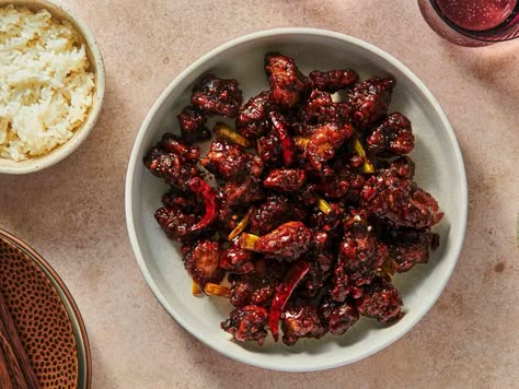 General Tso's chicken gets a makeover with this homemade marinade, crisp coating, and sweet and salty glaze. General Tso Sauce, General Tso's Chicken Recipe, Breaded Chicken Recipes, General Tso's Chicken, Tso Chicken, General Tso Chicken, General Tso, Korean Fried Chicken, Food Lab